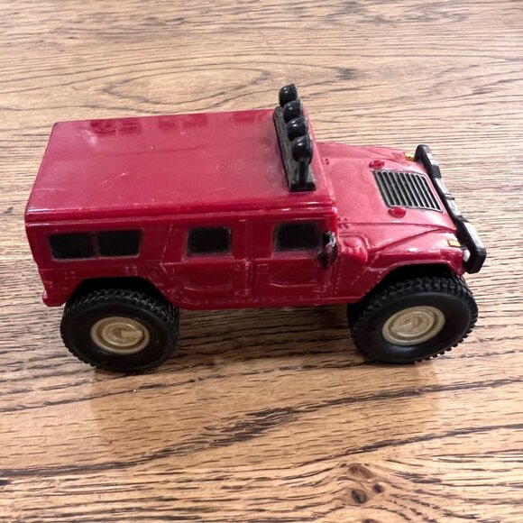 2006 Humvee McDonald's Red Hummer H1 4" Plastic Scale Model - Picture 2 of 6
